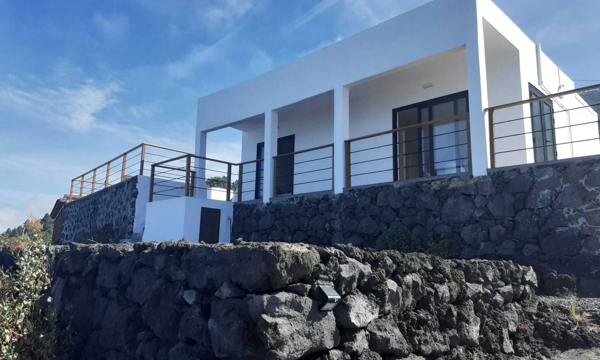 El Paso House | Casa Atlante, solar-powered holiday home near great hiking trails