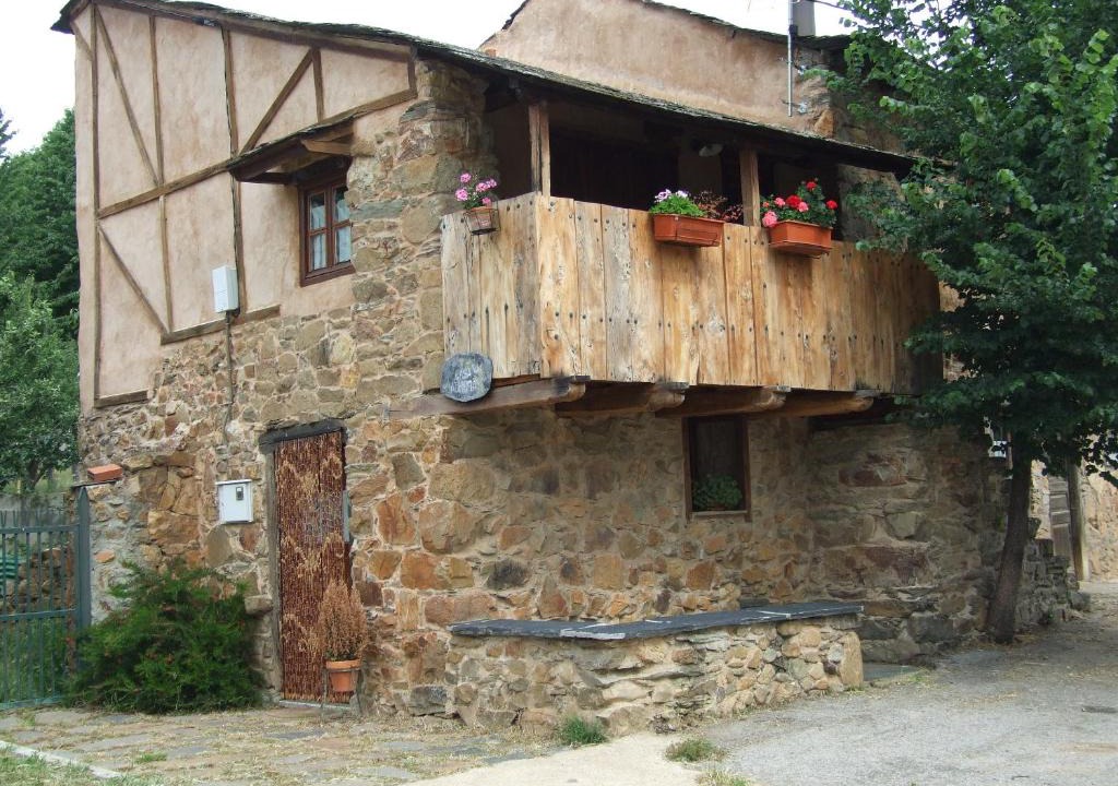 San Esteban del Toral House | Casa Aurora