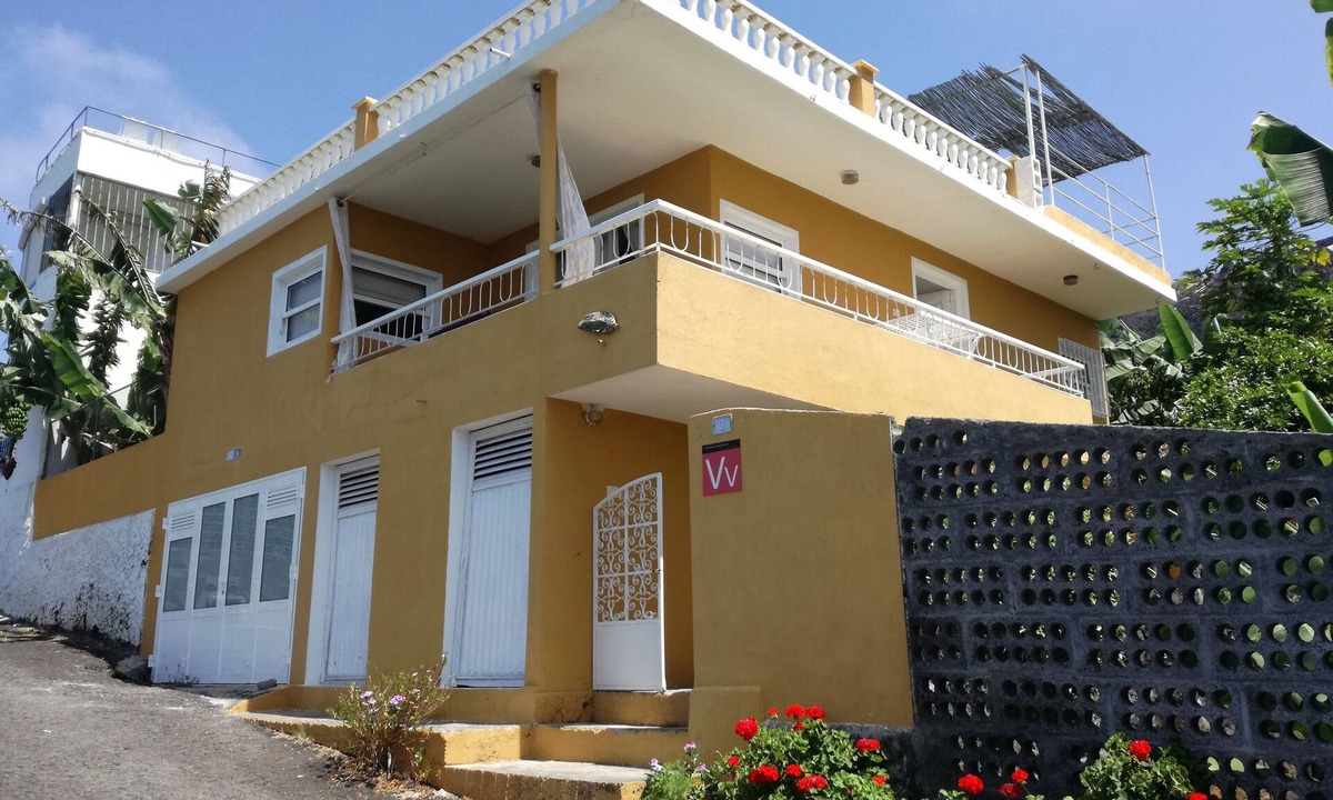 Tazacorte House | Casa Banana - Holiday home on the coast with views