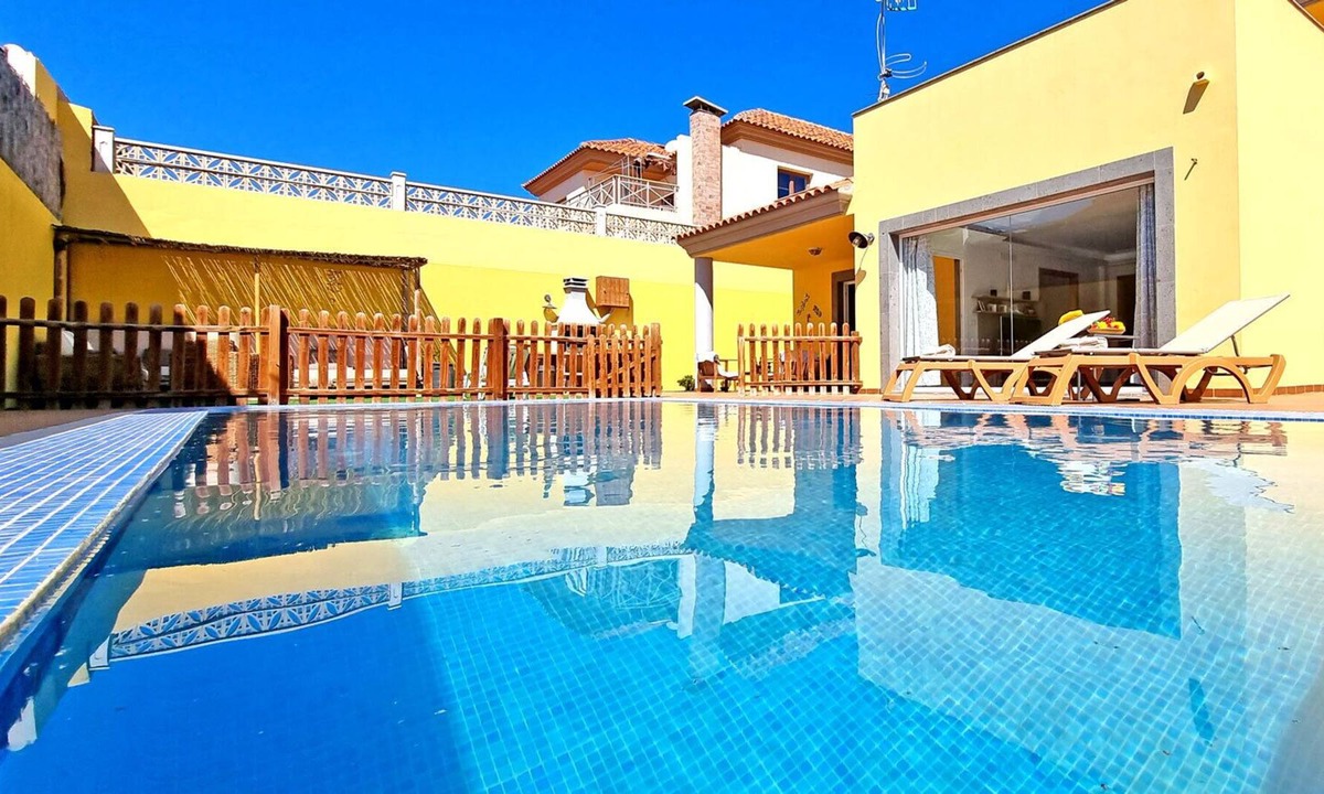 Tarajalejo House | Casa Bonita, Tarajalejo, Garden, Pool, Internet
