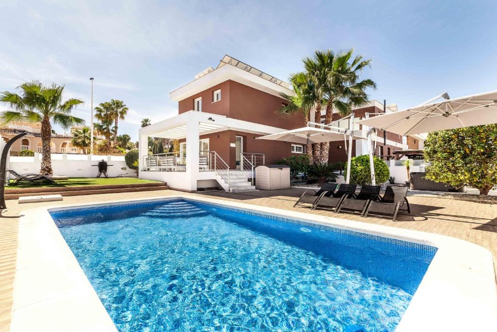 Puerto Marino Villa | Casa Bos Orange Wellness Luxury Entire Villa Jacuzzi & Pool Gran Alacant near Beach