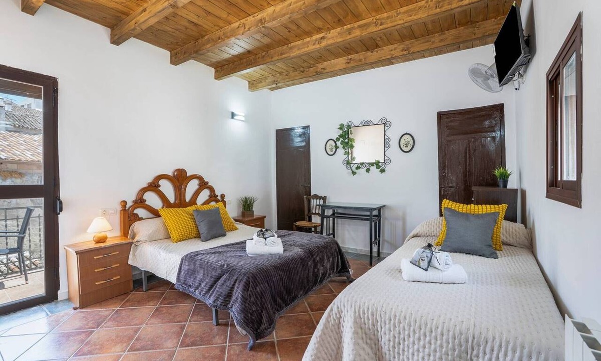 Alhama de Granada Apartment | Casa Cubo Rural Home H10