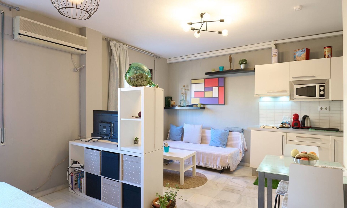 Baena Apartment | Casa Curro — Cozy Studio with Garden Views in Baena