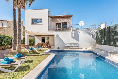 Urbanizacion Mont Ferrutx House | CASA DE JOSÉ MESTRE - Casa amb piscina i gran jardí