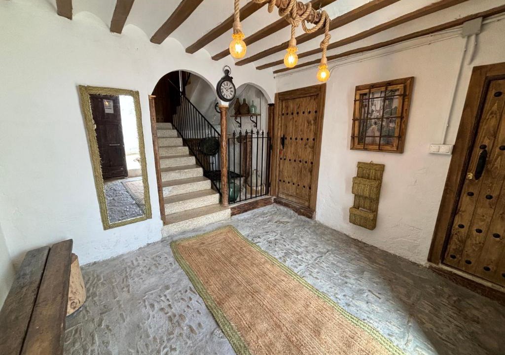 Iznatoraf House | Casa De La Aguadora