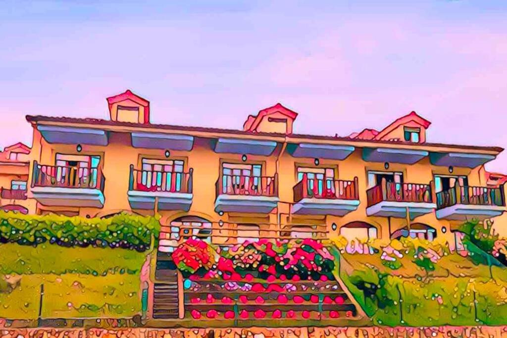 Comillas Apartment | Casa de Las Flores - Apartamento con jardín privado frente a la Playa de Comillas