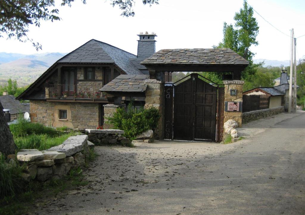 Casa Del Cura | Rozas