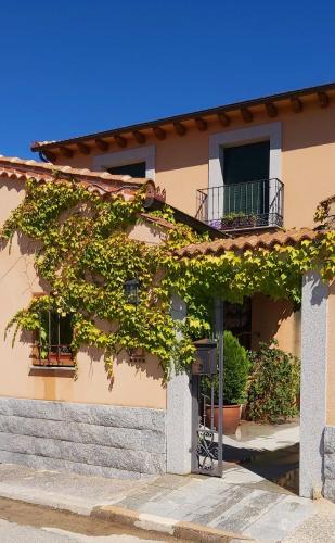 Ituero y Lama House | Casa del Portalón