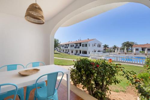 Sant Jaume Mediterrani House | Casa en playa Son Bou con terraza