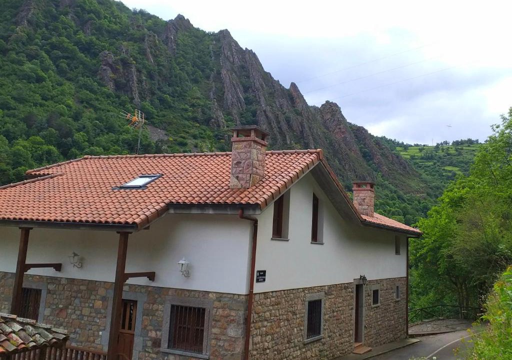 Pola de Somiedo Apartment | CASA FELISA