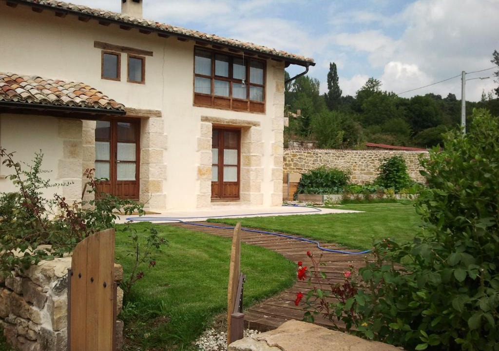 Vallejo de Sotoscueva House | Casa Guareña