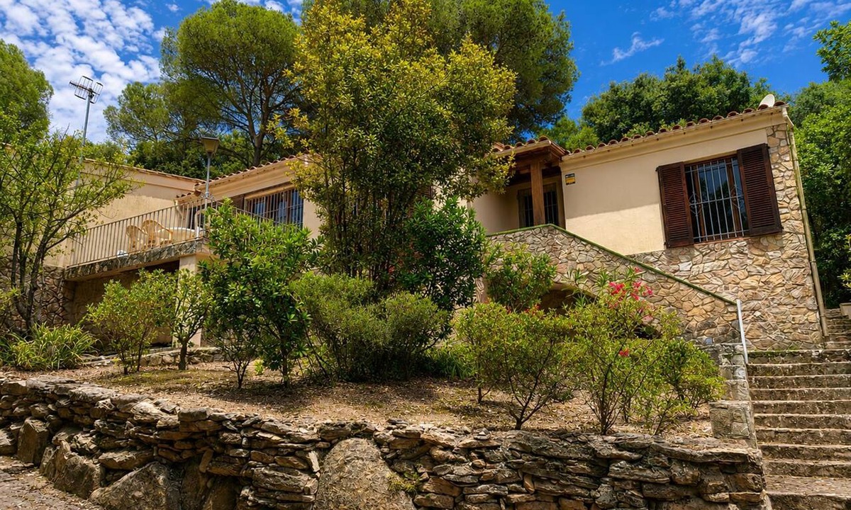 Sa Riera Villa | Casa Gali in Begur With 3 Bedrooms and 2 Bathrooms
