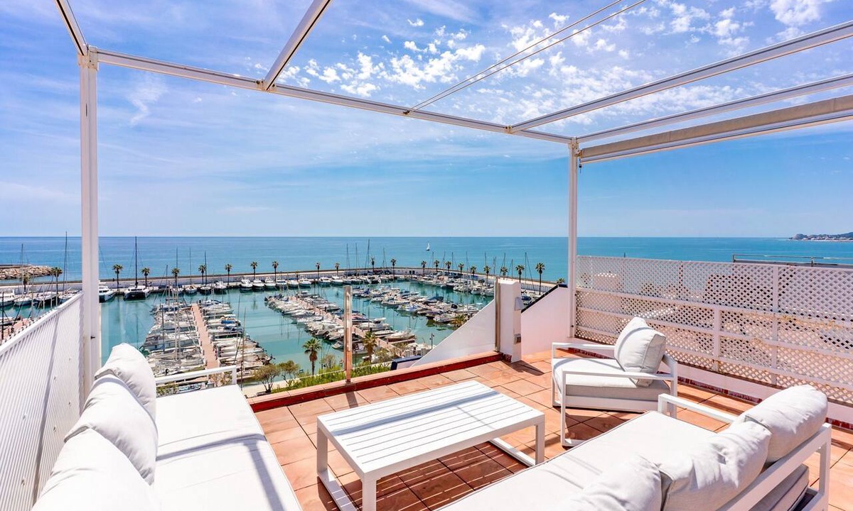 Sitges Apartment | Casa Jetty - Three Bedroom Apartment, Sleeps 7
