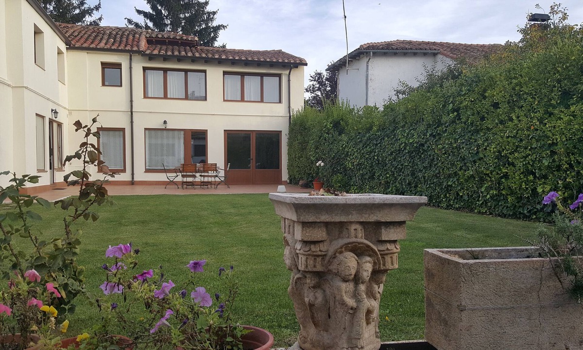 Burgos House | Casa La Manzanera