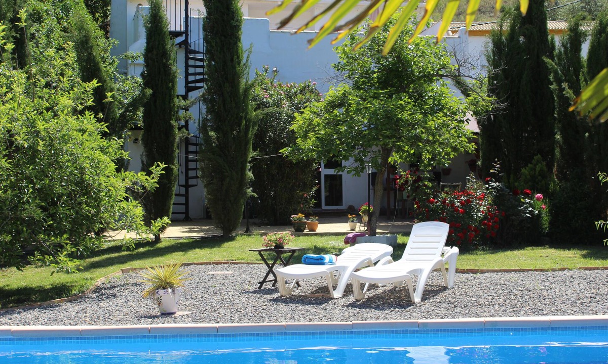 Almedinilla Bed & Breakfast | Casa La Nuez B & B, spacious bathrooms, free WiFi, terrace, swimming pool, garden