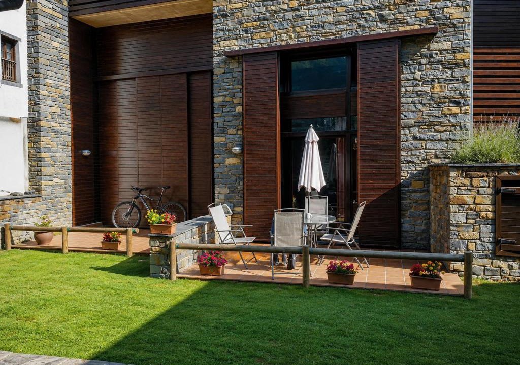 Areu House | Casa La Pica with access to the garden