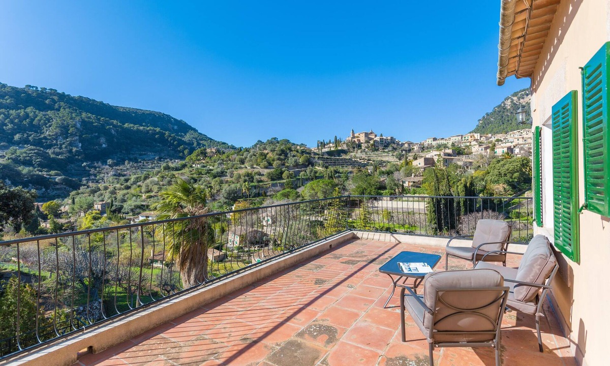 S'Arxiduc House | CASA MIRANDA - Chalet with terrace in Valldemosa. Free WiFi