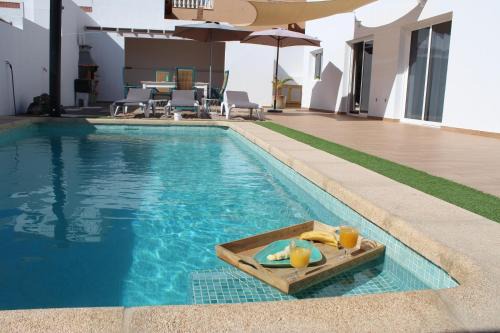 Tarajalejo House | Casa piscina privada climatizada Tarajalejo 3 habitaciones