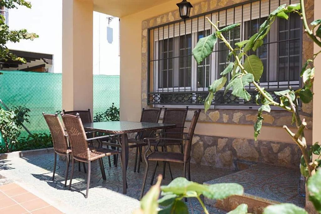 Santiago-Pontones House | CASA PUERTA DEL BOROSA