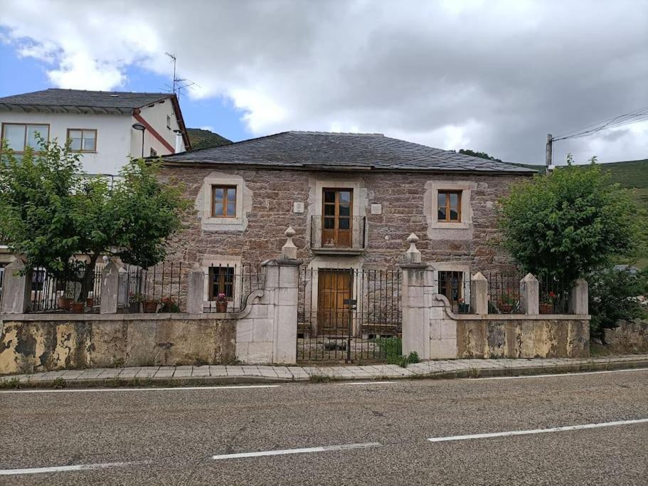 Cabrillanes House | Casa Rural Anita