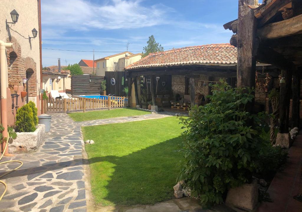 Campo de Cuellar House | Casa rural Laguna Herrera