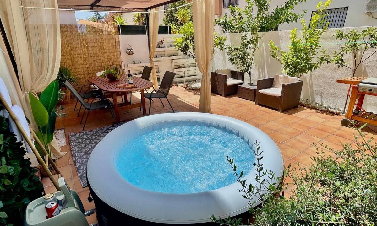 Ogijares House | Casa Rural Lomalinda: Mountain Views, Wi-Fi, and Air Conditioning