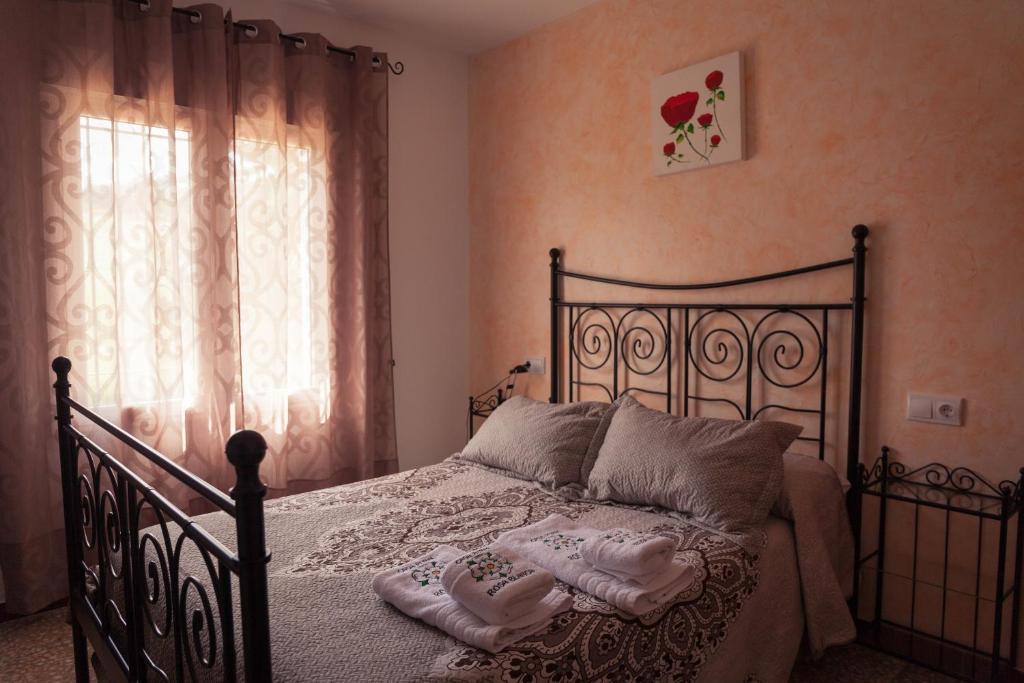 Las Nogueras House | Casa Rural Rosa Blanca