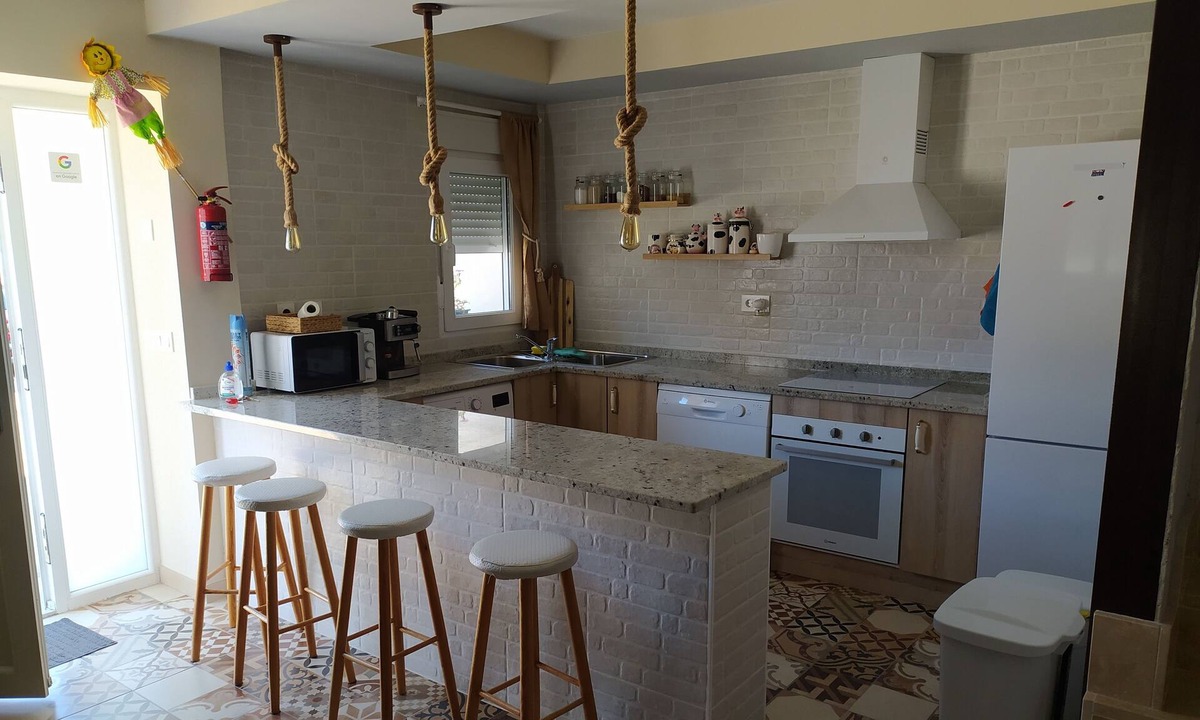 Arcos Cottage | Casa Totalmente Nueva, Para 16 Personas a 12 km de Burgos en un Pueblo Tranquilo