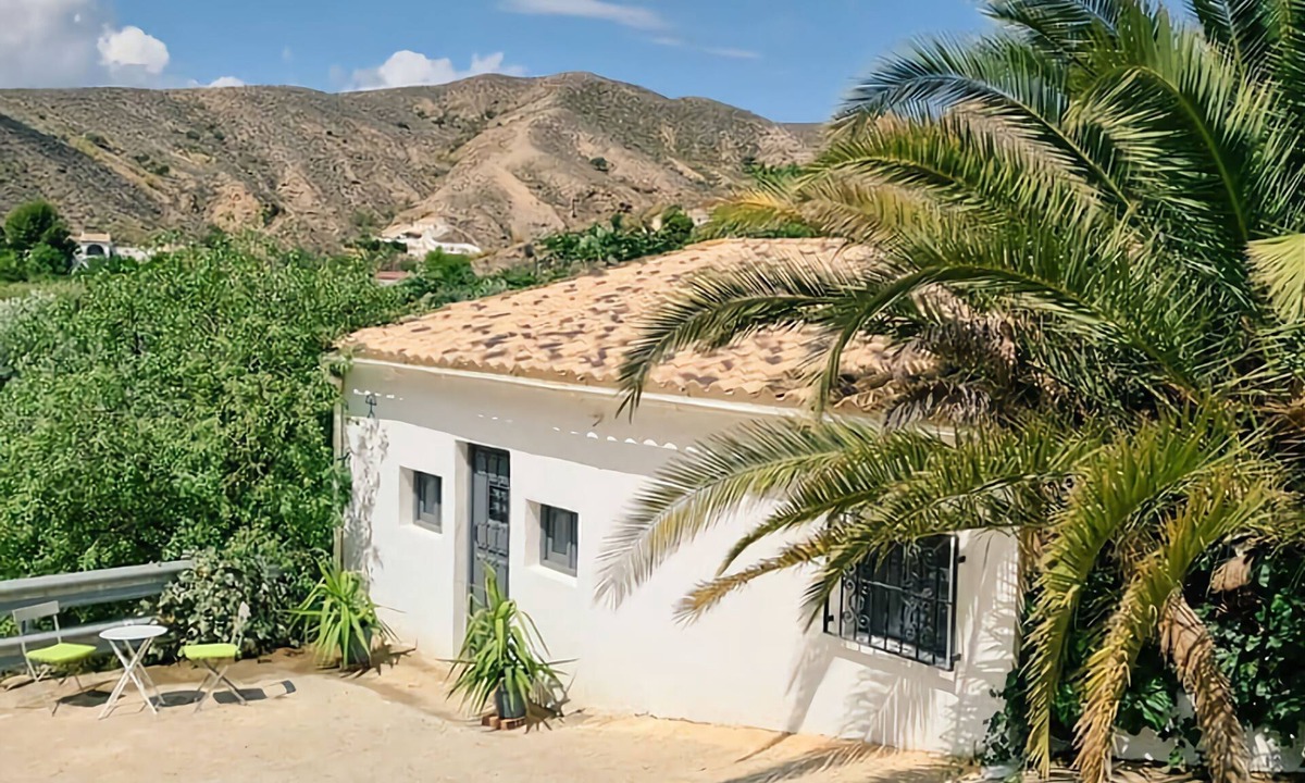 Locaiba Cottage | Casa Tropical, serene poolside retreat in nature.