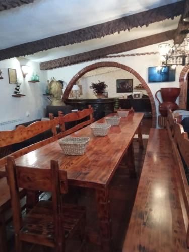 Arenzana de Abajo House | CASA TURÍSTICA Villa Carmen, CON CHIMENEA, AMPLIA ZONA DE JARDÍN, BARBACOA, PISCINA Y GARAJE