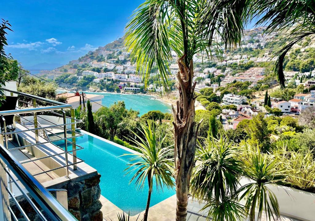 Almadraba-Canyelles Apartment | CASTELL BLAU