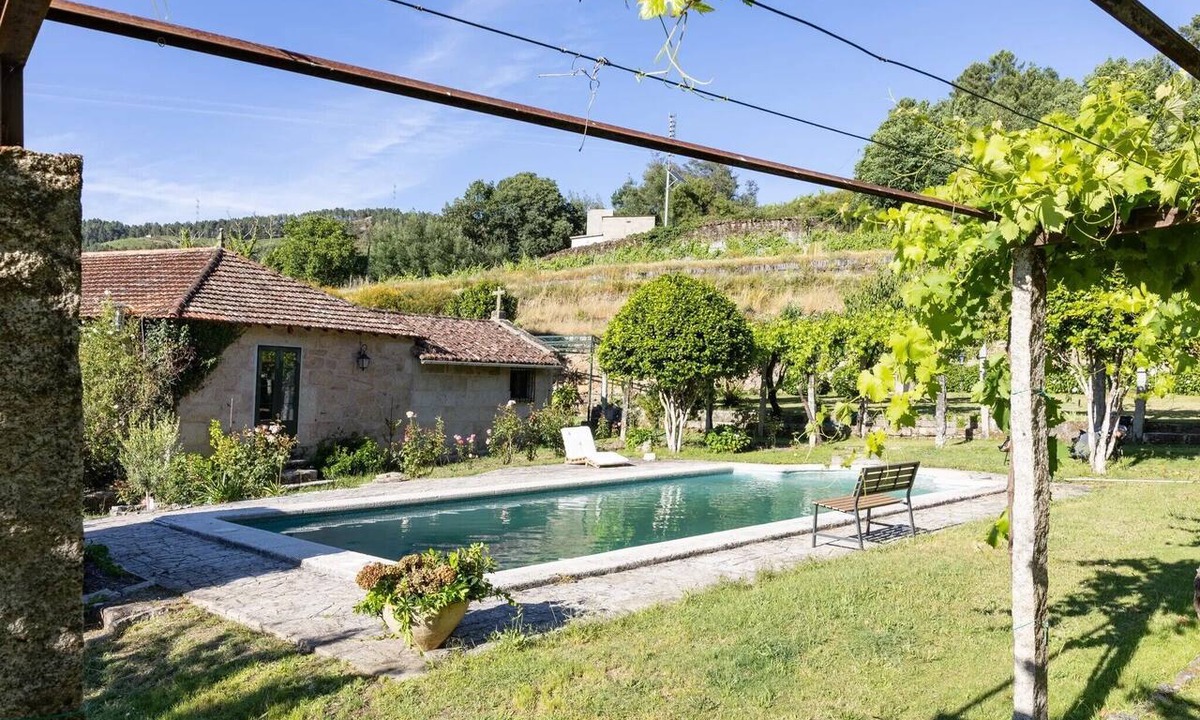 Leiro House | CDC Casa do Capitán Leiro: Relax Among Vineyards and Forests in Ribeiro