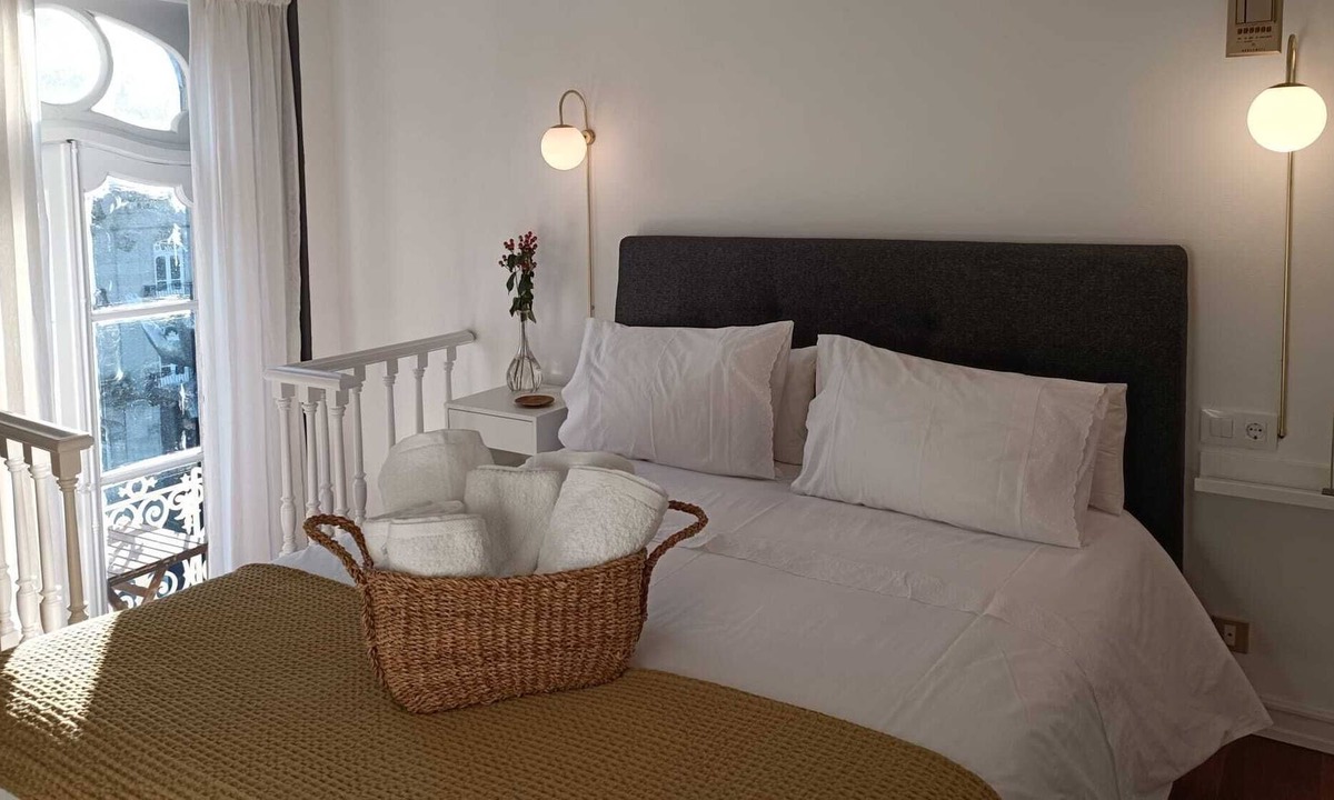 Maria Auxiliadora Apartment | CENTRAL APARTMENT-SUITE IN THE OLD GRAND HOTEL OF VIGO