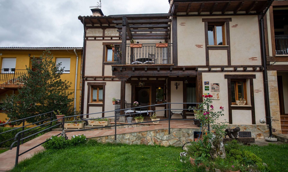 Tobera Ski Chalet | Chalet in Toba near Montes Obarenes Park