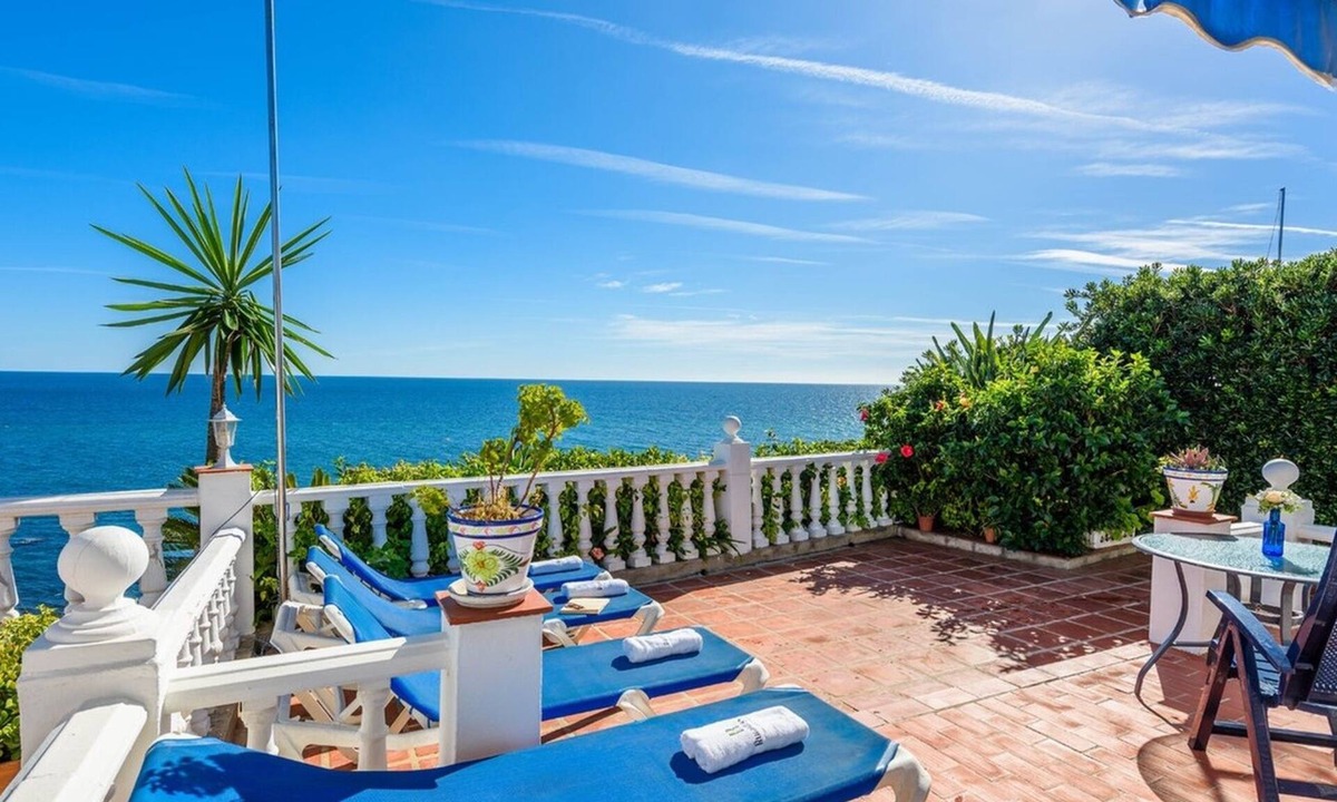 El Faro Villa | Chalet junto al mar. 2 Fuengirola by Ruralidays