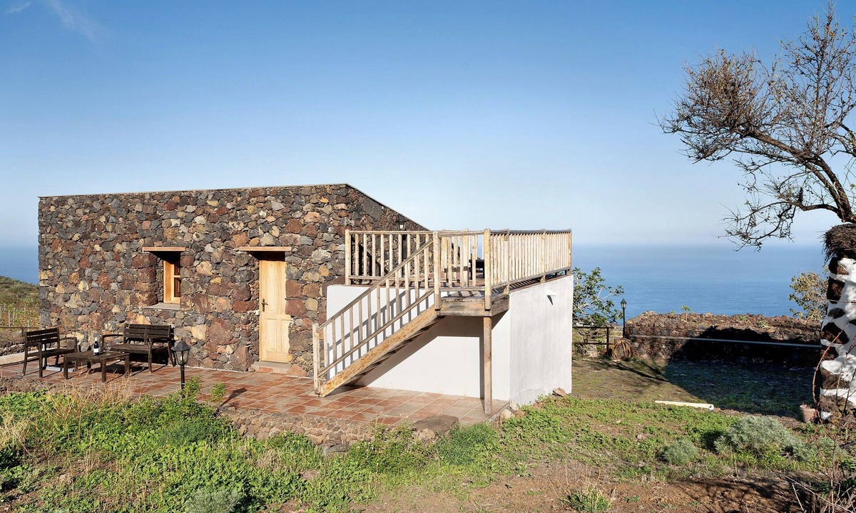 Tigaday Ski Chalet | Chalet 'La Higuera' with Sea View, Shared Terrace and Wi-Fi