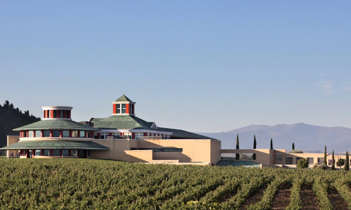 Urunuela Ski Chalet | CHALET WITH GARAGE AND LAND WITH BARBECUE ACCESSIBLE TO FLAT FLAT