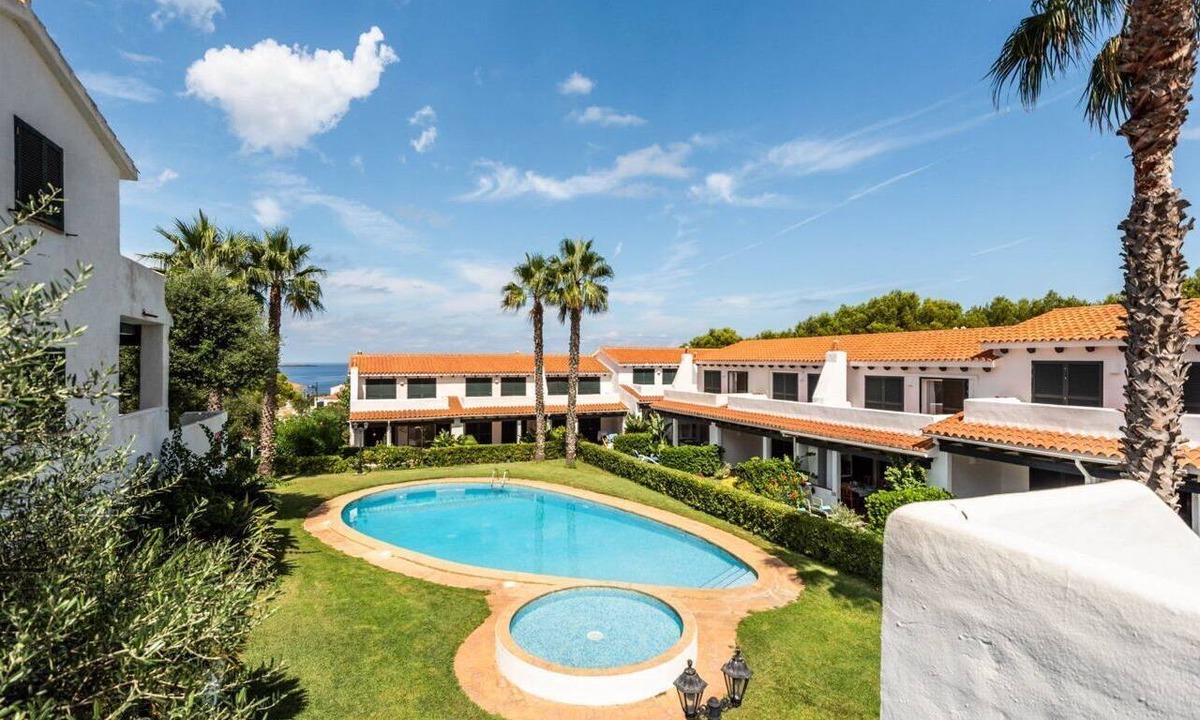 Arenal d'en Castell House | Charming 3-bedroom house with a pool and parking, right next to the beach (Wi-Fi, AC)