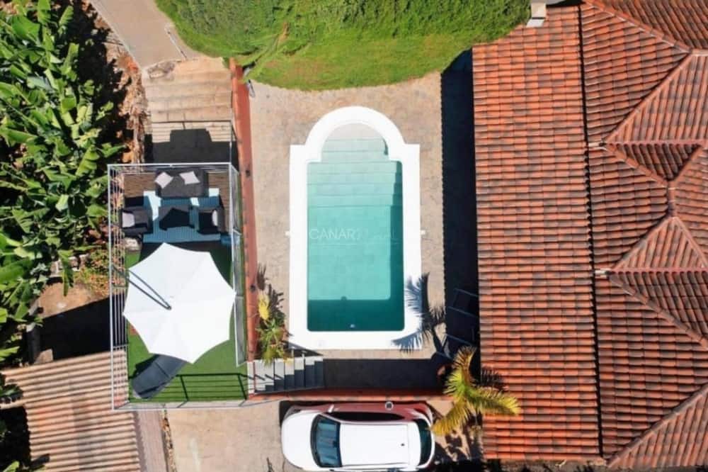 Tijarafe Apartment | Charming Casa Flamenca: Private, Scenic Retreat with Pool and Mountain