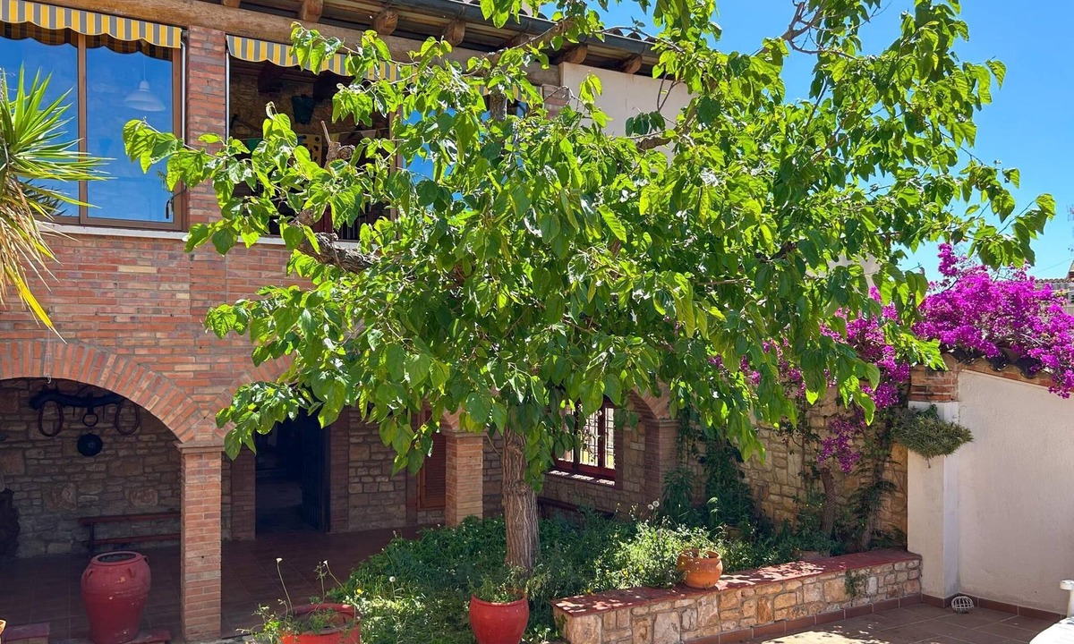 Calafell Apartment | Charming Masia with Garden, BBQ, Fireplace, Games and Parking