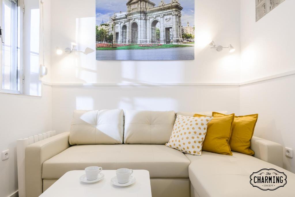 Las Acacias Apartment | Charming Puerta de Toledo II