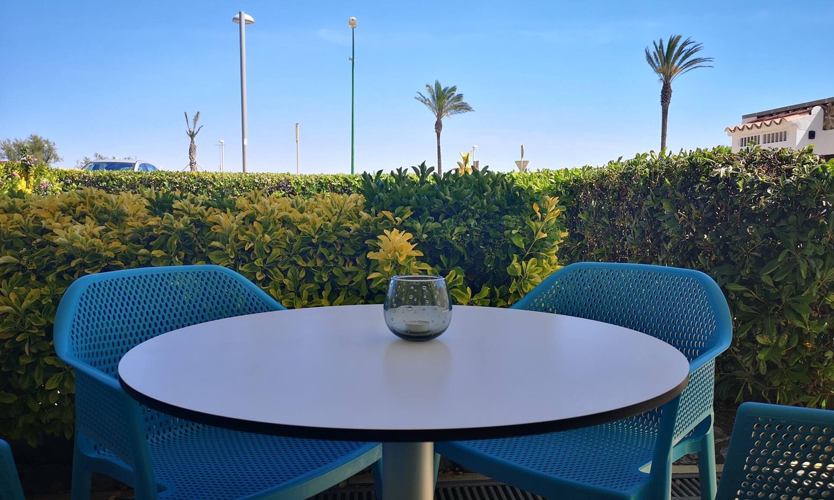 Empuriabrava Apartment | Clean, well-kept apartment on the beach, wifi, air conditioning. Ground floor, up to 4 persons