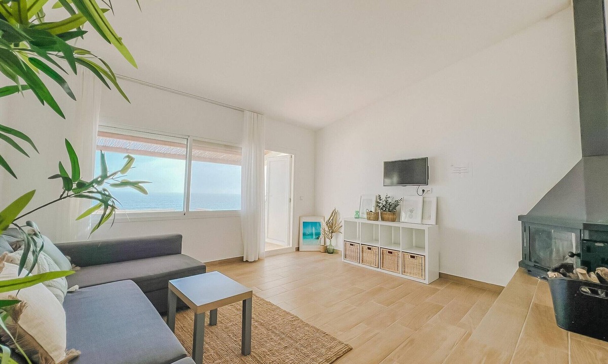 Calafat Apartment | Cliffside Bungalow, Close to Beach, for 4 Guests