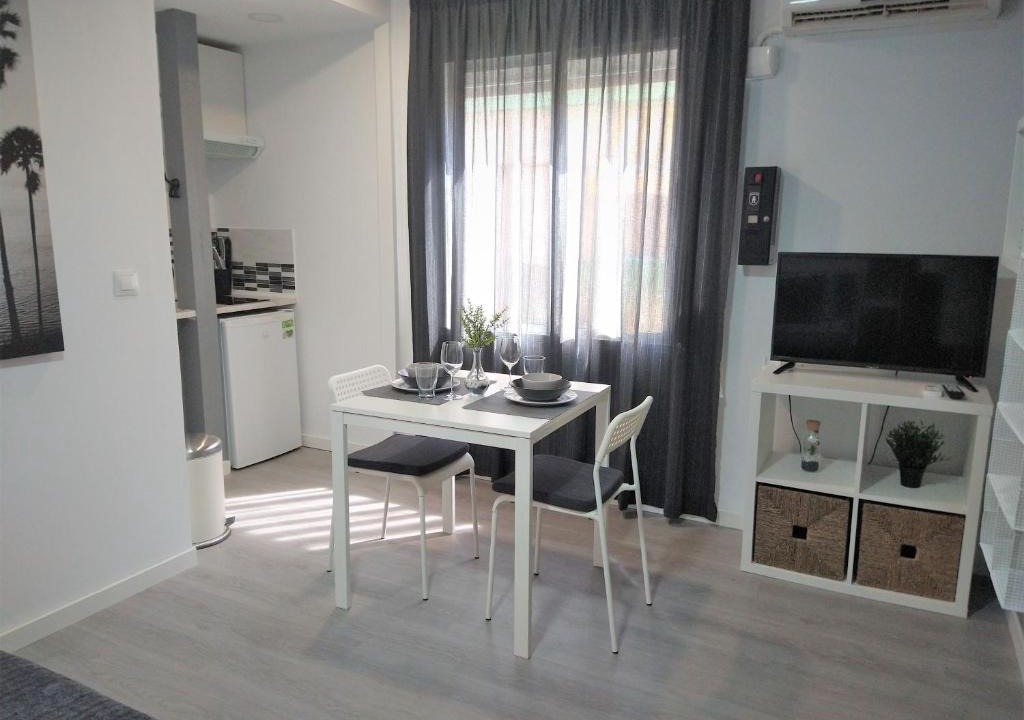 Torremolinos City Centre Apartment | Comfort & Beauty Studio