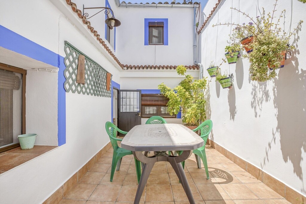 Carcabuey House | Comfy Holiday Home in Carcabuey with Patio