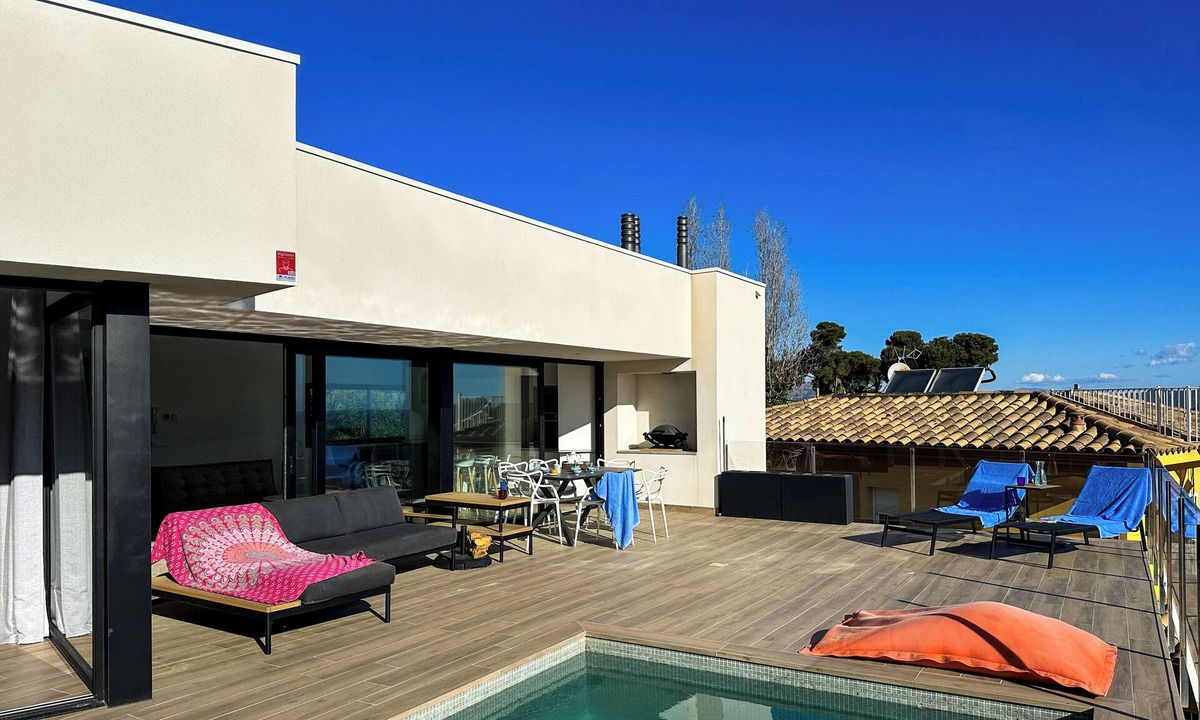 Pals Villa | CONILL Villa with sea views, private pool, air conditioning and wifi.