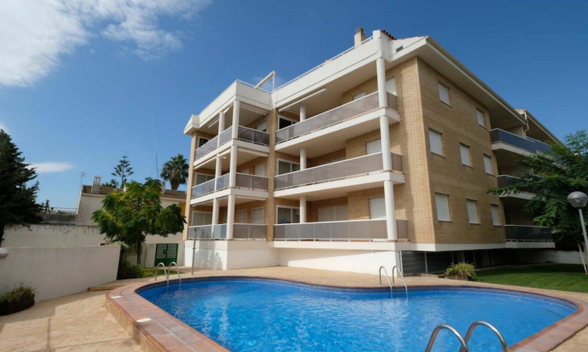 Alcanar Apartment | Cosy apartment for 4 guests with pool, WIFI, TV and balcony