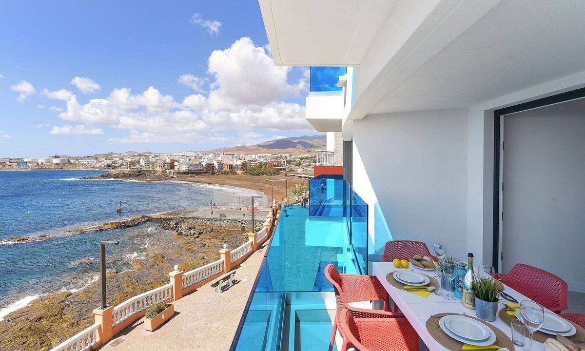 Melenara Apartment | Cosy apartment for 6 people with WIFI, A/C, TV and patio