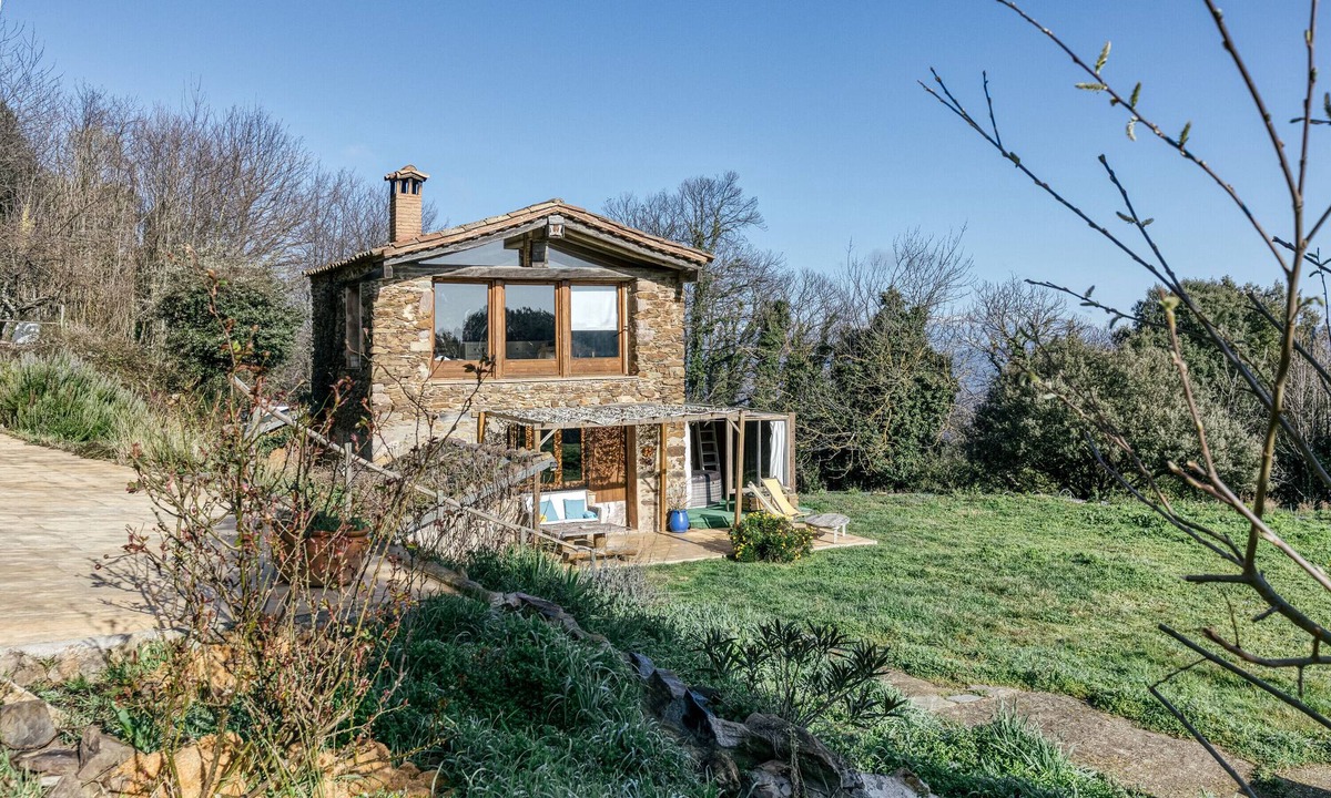 Susqueda Cottage | Cottage 'La Calma' with Mountain View, Wi-Fi and Air Conditioning