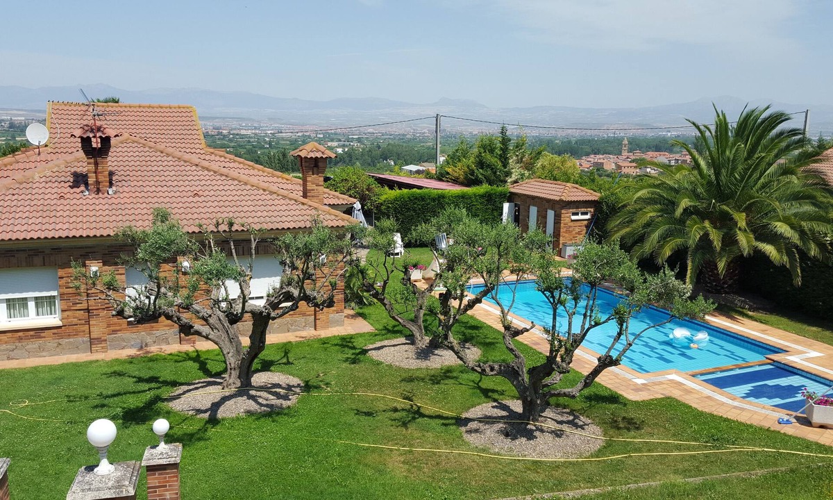 Alberite Villa | Cottage to 7 km. From Logroño to enjoy family Rioja.